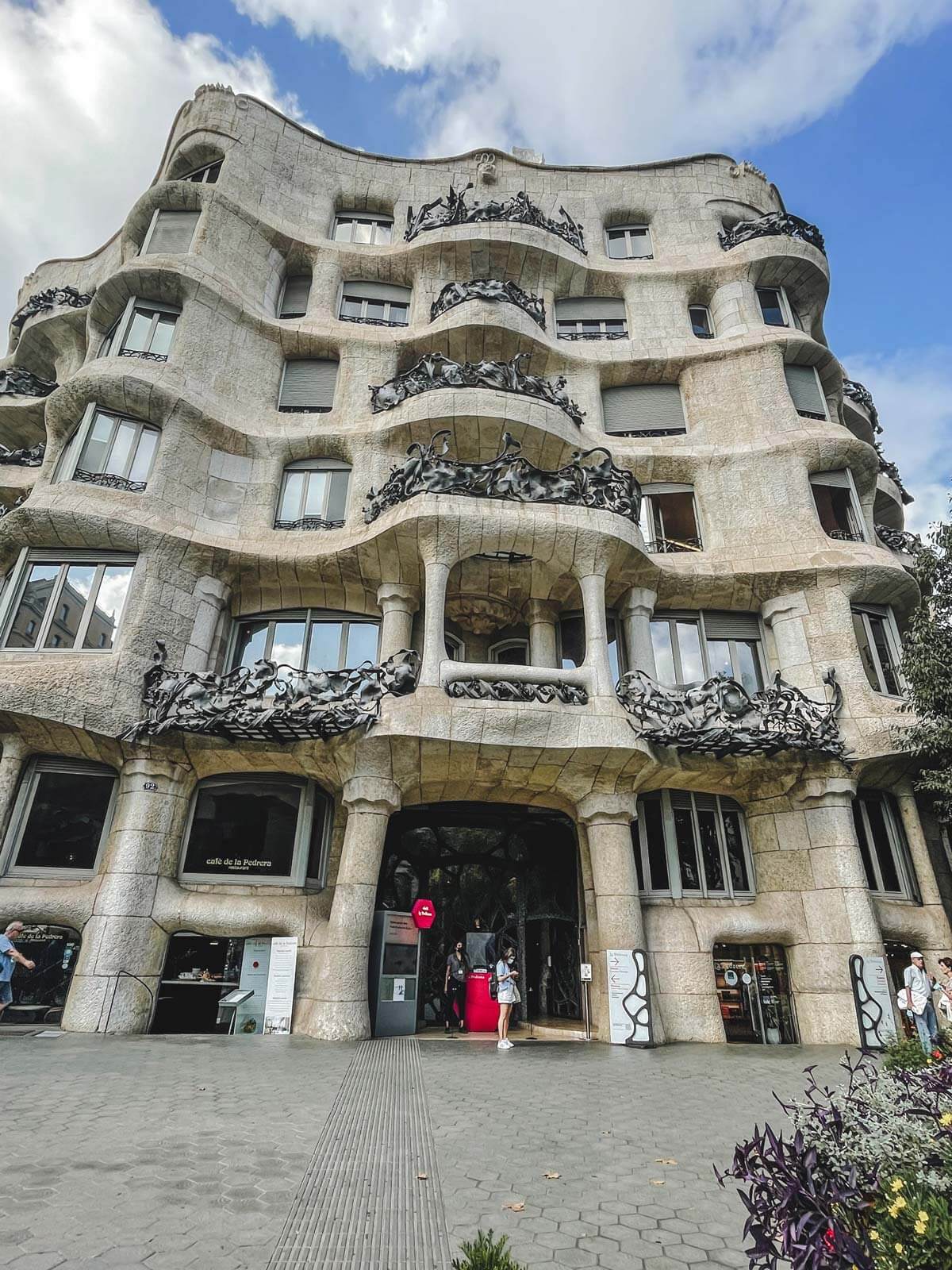 Casa Mila barcelona guide