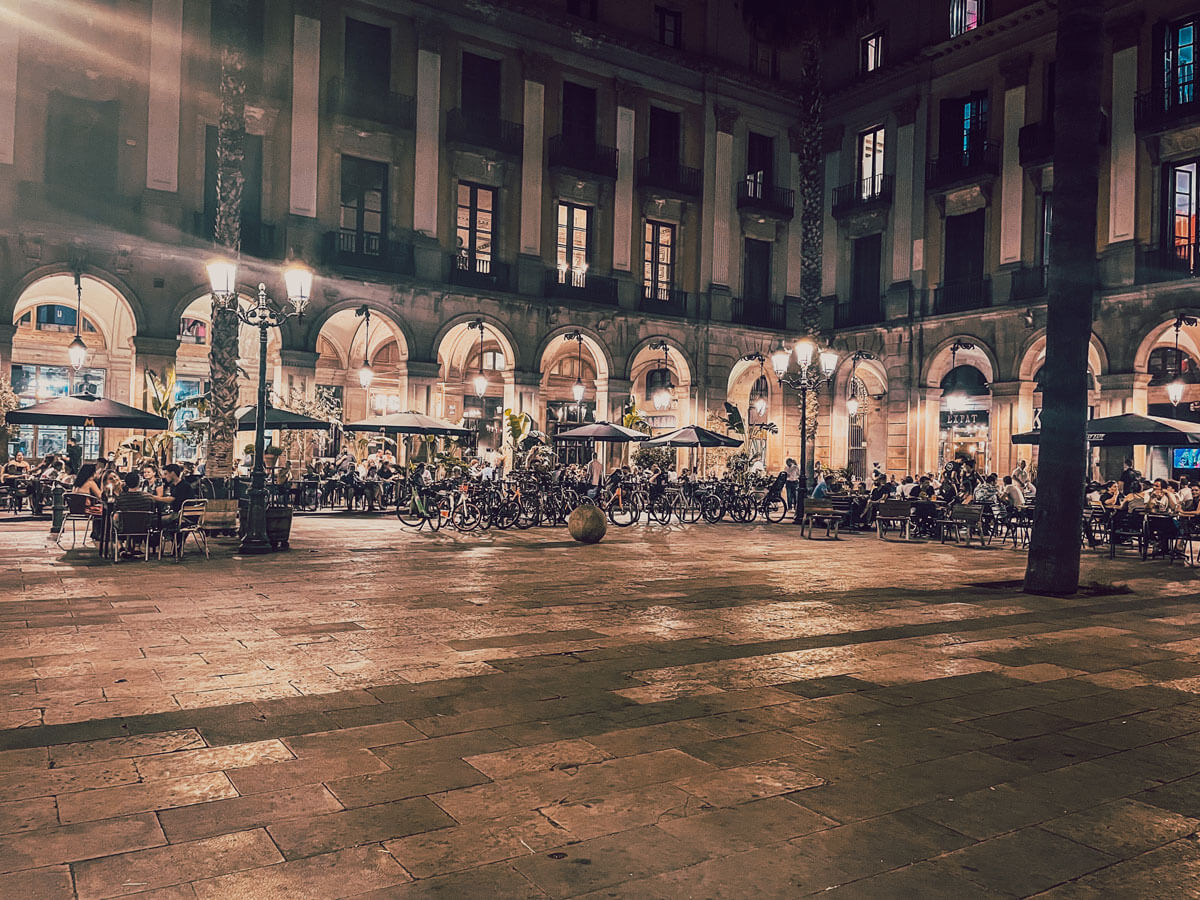 plaza real at night