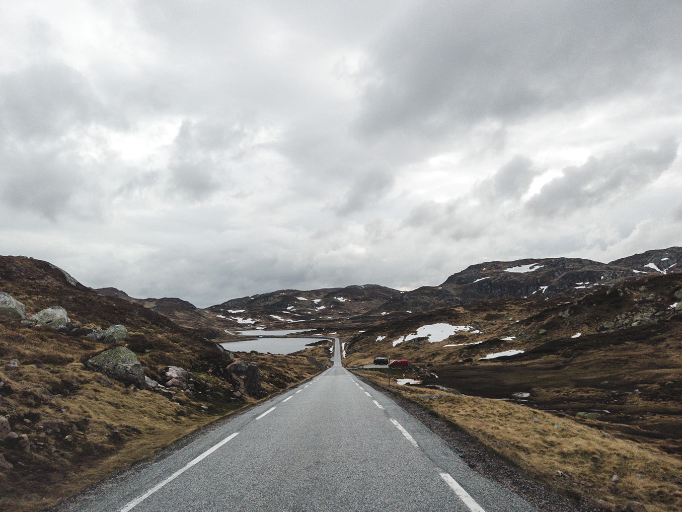 mountain roads in norway