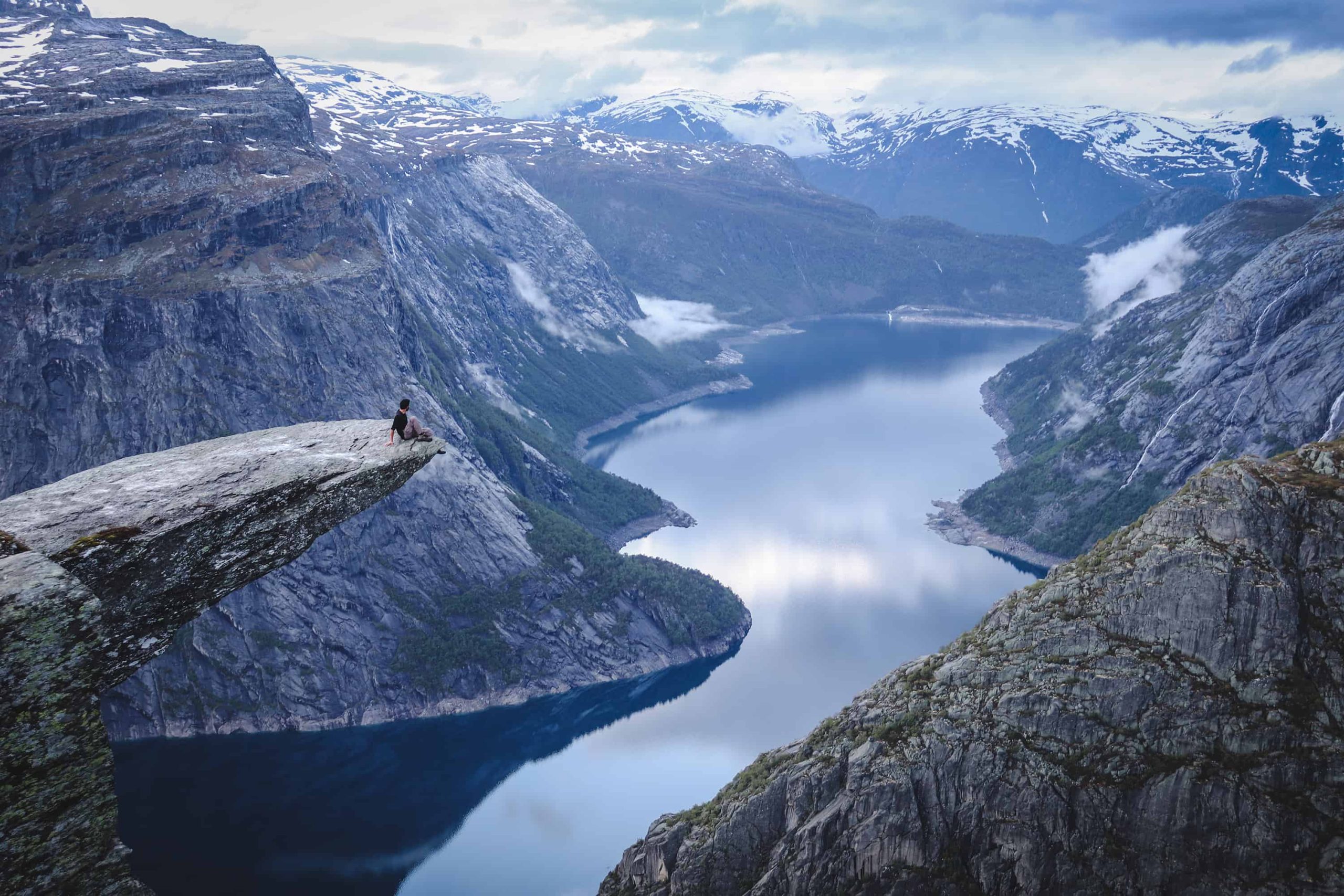 Trolltunga Overnight Hike: The Complete Guide For Camping In Trolltunga ...