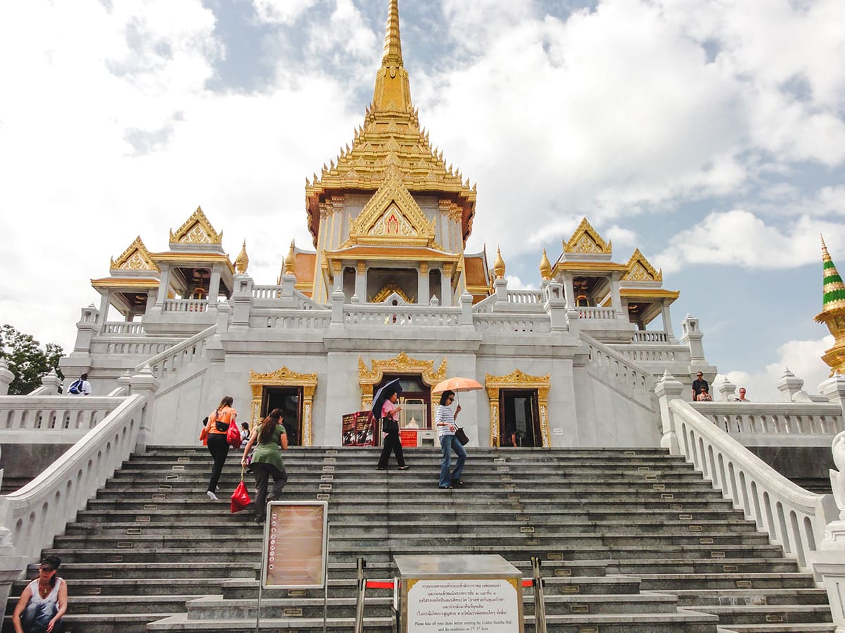 Wat Traimit tample bangkok thailand